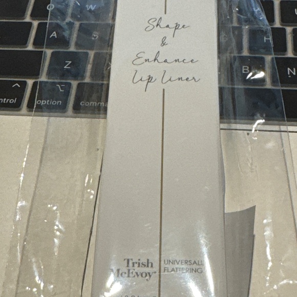 TRISH McEVOY - Picture 2 of 4